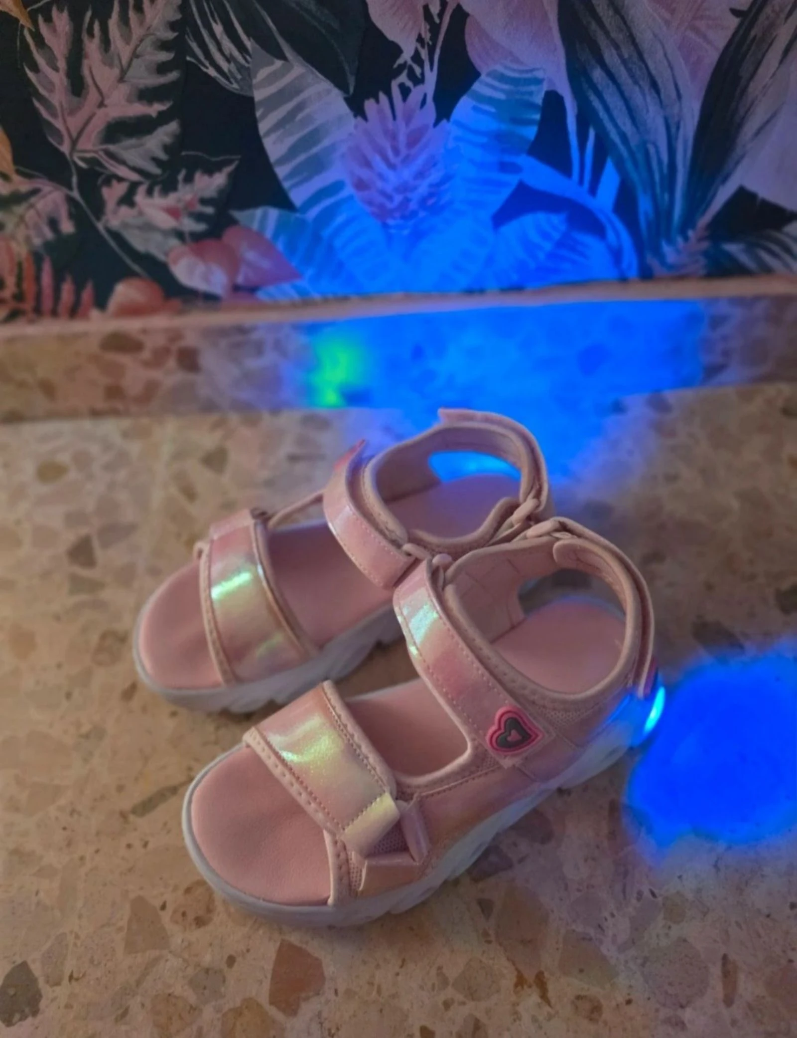 Sandalias con luces talla 32  – photo 7